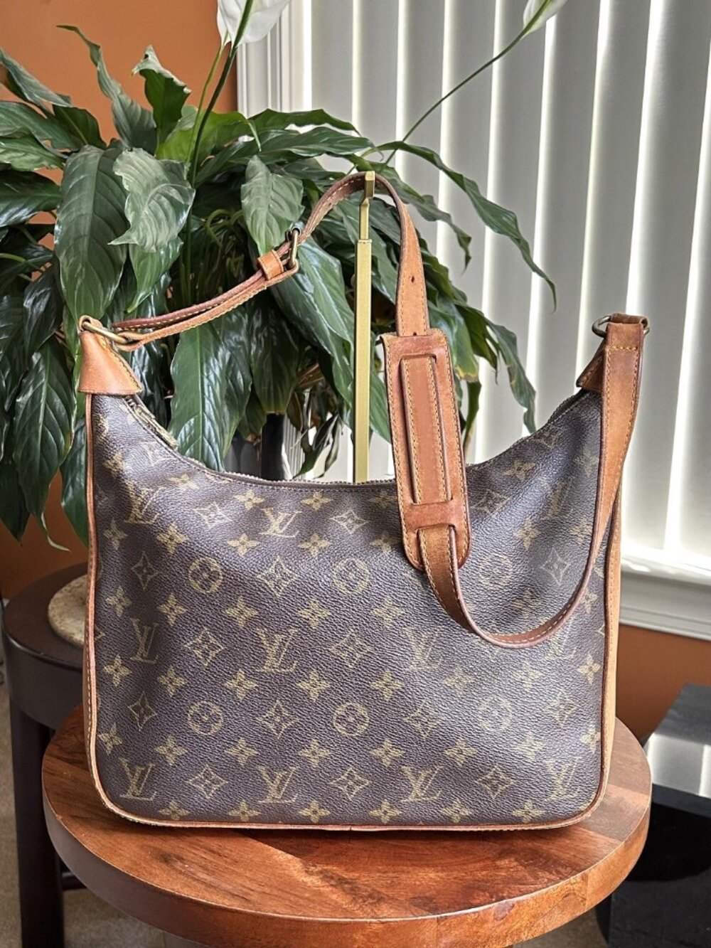 LOUIS VUITTON Monogram Hobo Bag, RARE!!